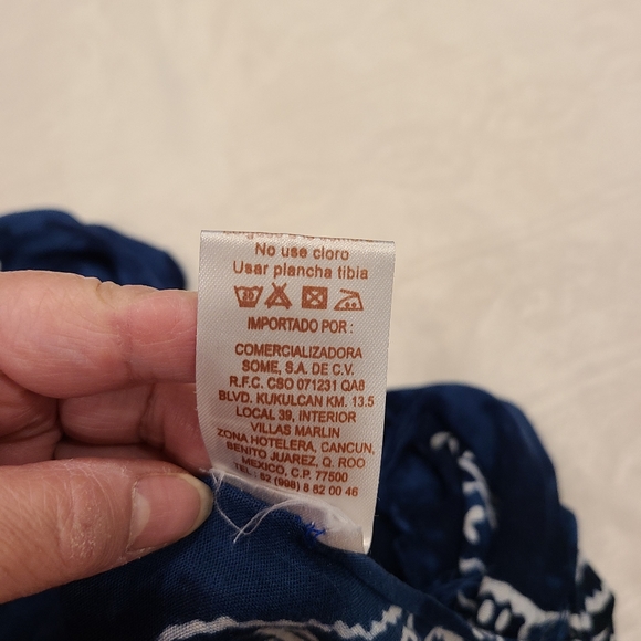 Wayan natural wear scarf and blanket - Picture 5 of 5